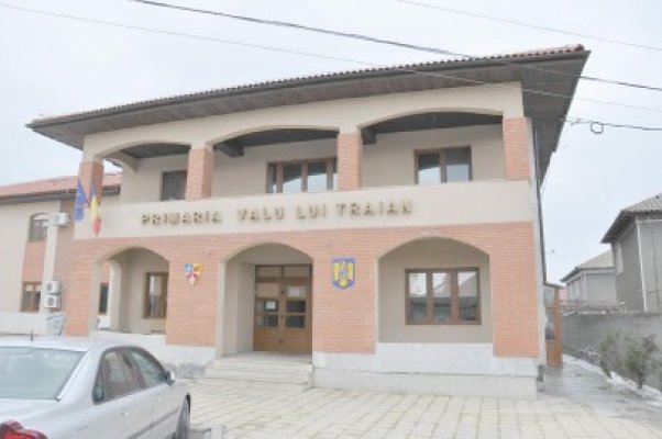 Primăria Valu face credit la bancă să reabiliteze şcoala din localitate